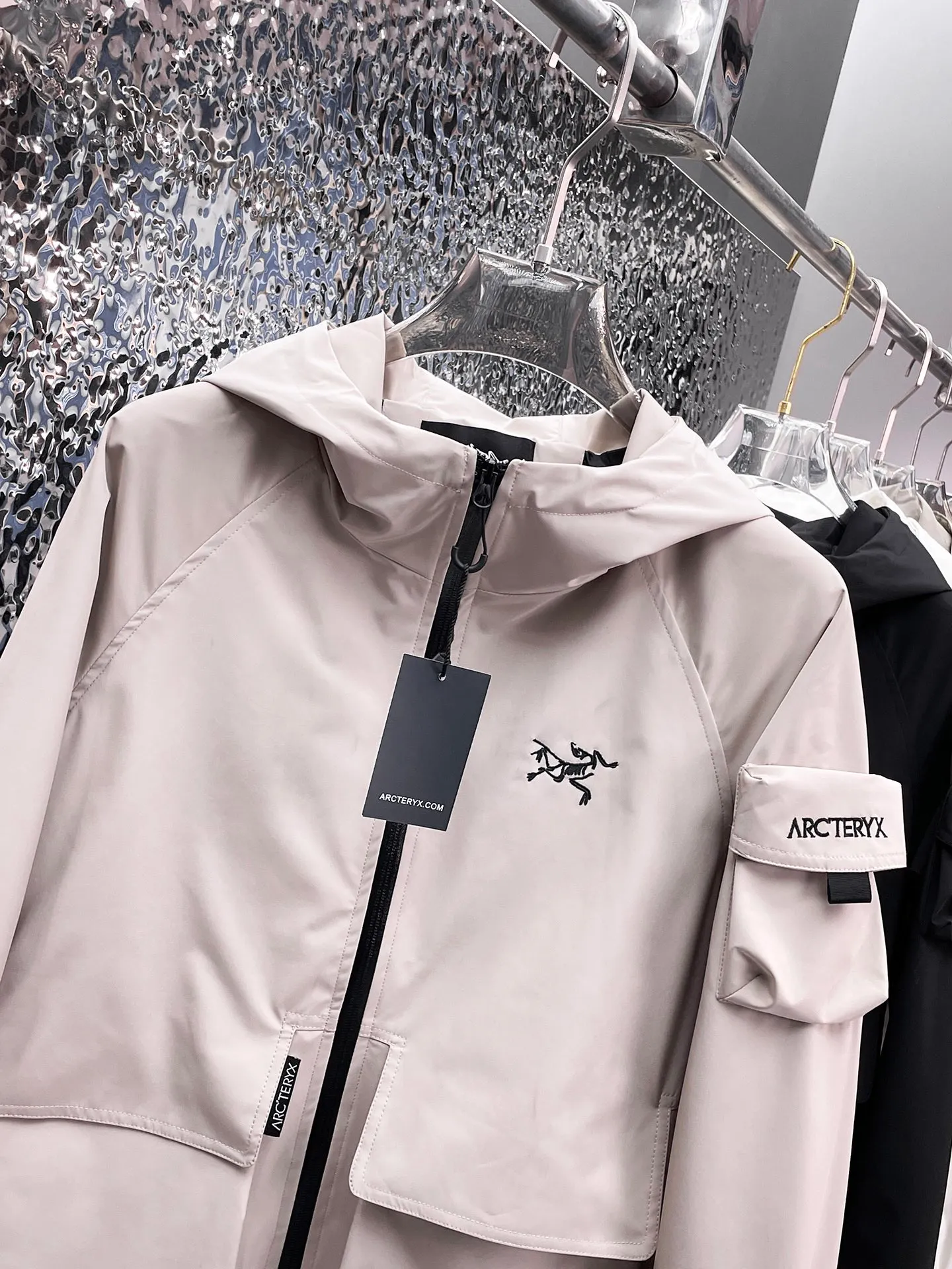 Same Style， ， ！2026 New Arrival ，Original Premium ！ Breathable ， ， ， Quality。 ！ ， ！Sizes：M～3XL